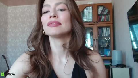 Alicia online show from March 17, 2026, 7:44 am
