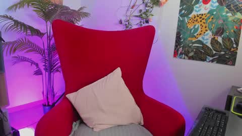 Alicia online show from May 16, 2026, 7:45 pm
