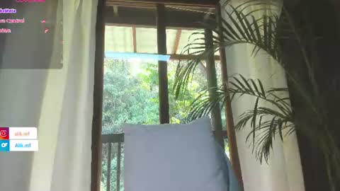 aliciakozlov online show from July 10, 2026, 7:05 pm