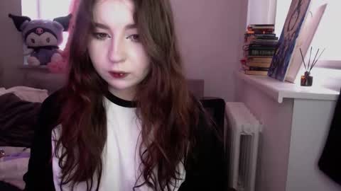 aliciamoon_ online show from October 10, 2025, 11:42 am