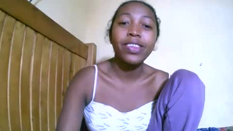 alicianah online show from September 22, 2025, 8:44 pm