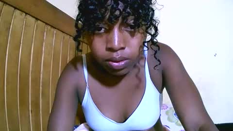 alicianah online show from November 11, 2025, 8:36 am