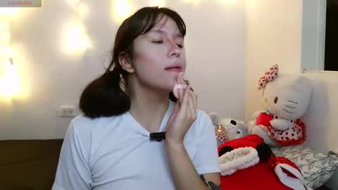 aliciia_23 online show from December 2, 2025, 10:49 pm