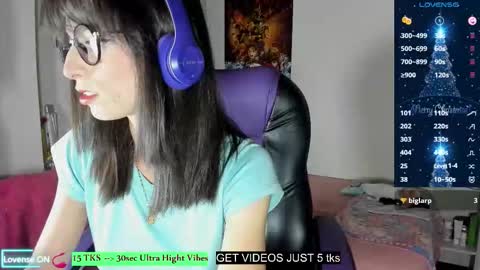 Snapshot of alien_universe chatting on January 10, 2026, 11:42 pm Aiko Independent Model online show from January 10, 2026, 11:42 pm