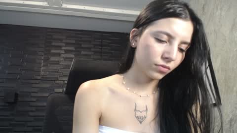 Snapshot of aliice_greco chatting on February 6, 2025, 8:34 pm Alice online show from February 6, 2025, 8:34 pm