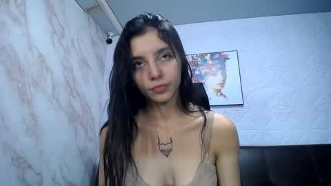 Snapshot of aliice_greco chatting on March 5, 2025, 3:18 am Alice online show from March 5, 2025, 3:18 am