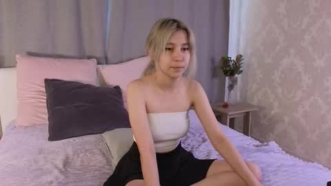 Snapshot of alika_leal chatting on October 10, 2025, 4:22 am Im Alika online show from October 10, 2025, 4:22 am