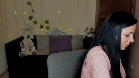 Snapshot of alika_lorens_talk chatting on December 16, 2024, 12:27 pm Alika online show from December 16, 2024, 12:27 pm
