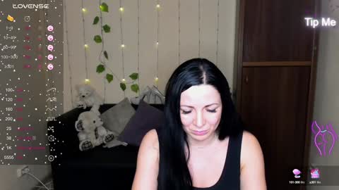 Snapshot of alika_lorens_talk chatting on January 24, 2025, 4:39 pm Alika online show from January 24, 2025, 4:39 pm