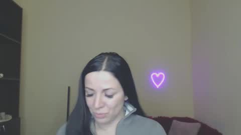 Snapshot of alika_lorens_talk chatting on February 20, 2025, 6:28 am Alika online show from February 20, 2025, 6:28 am