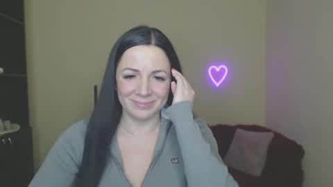 Snapshot of alika_lorens_talk chatting on February 20, 2025, 9:44 am Alika online show from February 20, 2025, 9:44 am