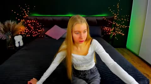 Alina online show from November 23, 2025, 6:46 am