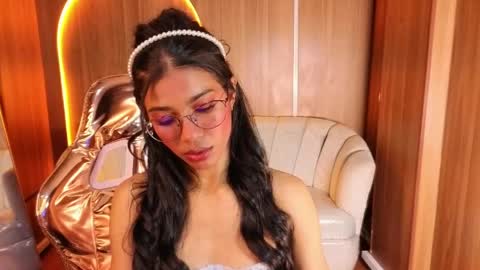 alina_b_ online show from May 11, 2026, 8:17 pm