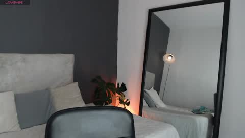 lili online show from June 7, 2026, 9:29 pm