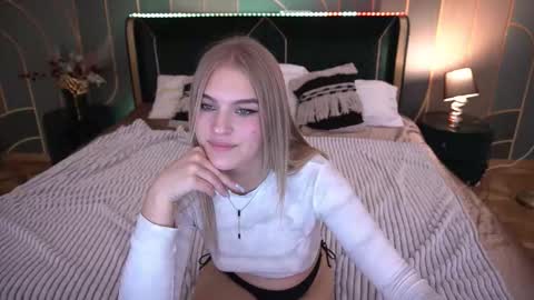 Alina online show from December 3, 2025, 8:40 pm