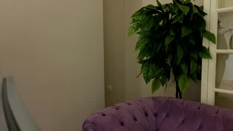 Snapshot of alinalemon chatting on April 1, 2026, 12:39 pm Alina online show from April 1, 2026, 12:39 pm
