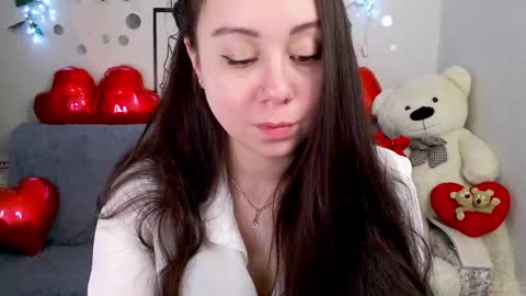 Snapshot of alinaxrose chatting on April 14, 2026, 12:05 am AlinaXRose online show from April 14, 2026, 12:05 am