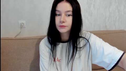 Snapshot of alinegreeeen chatting on December 2, 2024, 4:09 am Aline Greeeen online show from December 2, 2024, 4:09 am