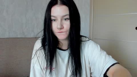 Snapshot of alinegreeeen chatting on December 11, 2024, 5:43 am Aline Greeeen online show from December 11, 2024, 5:43 am