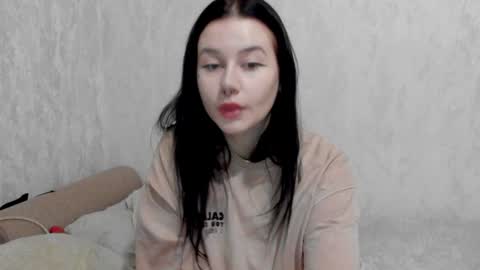 Snapshot of alinegreeeen chatting on December 16, 2024, 12:16 pm Aline Greeeen online show from December 16, 2024, 12:16 pm