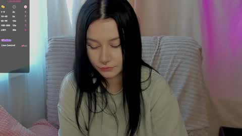 Snapshot of alinegreeeen chatting on January 13, 2025, 5:23 am Aline Greeeen online show from January 13, 2025, 5:23 am