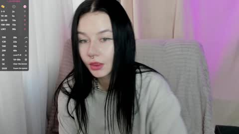 Snapshot of alinegreeeen chatting on January 17, 2025, 8:13 am Aline Greeeen online show from January 17, 2025, 8:13 am