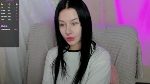 Snapshot of alinegreeeen chatting on January 19, 2025, 10:17 am Aline Greeeen online show from January 19, 2025, 10:17 am