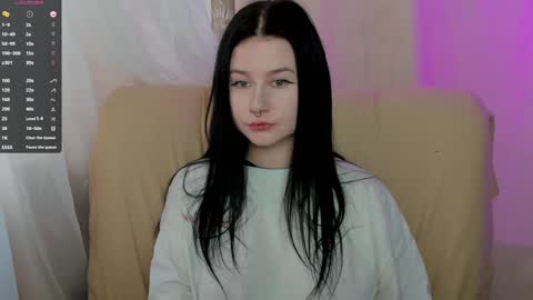 Snapshot of alinegreeeen chatting on January 25, 2025, 9:26 am Aline Greeeen online show from January 25, 2025, 9:26 am