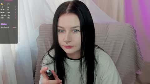 Snapshot of alinegreeeen chatting on February 7, 2025, 8:01 am Aline Greeeen online show from February 7, 2025, 8:01 am