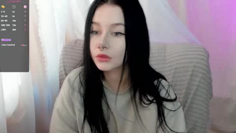 Snapshot of alinegreeeen chatting on February 20, 2025, 4:50 am Aline Greeeen online show from February 20, 2025, 4:50 am