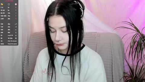 Snapshot of alinegreeeen chatting on March 10, 2025, 4:17 am Aline Greeeen online show from March 10, 2025, 4:17 am