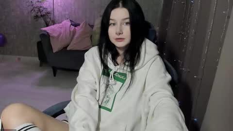 Snapshot of alinegreeeen chatting on September 22, 2025, 11:12 am Aline Greeeen online show from September 22, 2025, 11:12 am