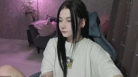 Snapshot of alinegreeeen chatting on October 7, 2025, 1:25 am Aline Greeeen online show from October 7, 2025, 1:25 am