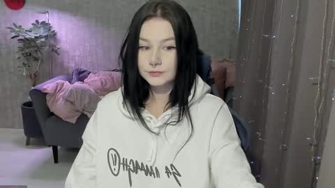 Snapshot of alinegreeeen chatting on November 29, 2025, 3:31 am Aline Greeeen online show from November 29, 2025, 3:31 am