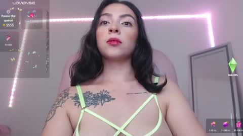 Alejandra online show from January 25, 2025, 6:23 am