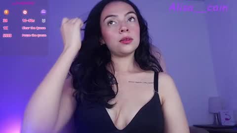 Alejandra online show from October 17, 2025, 7:44 am