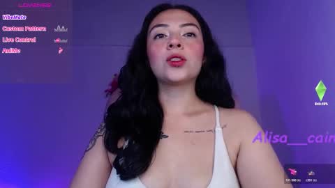 Snapshot of alisa__cain chatting on March 18, 2026, 7:33 am Alejandra online show from March 18, 2026, 7:33 am