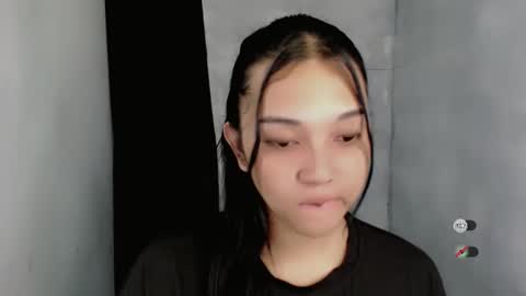 Shanti xhey online show from October 22, 2025, 4:07 pm