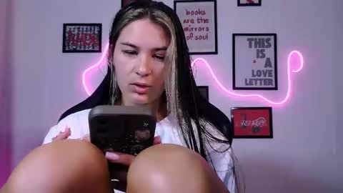 Snapshot of alisarossy chatting on June 8, 2026, 1:55 pm Alisa online show from June 8, 2026, 1:55 pm