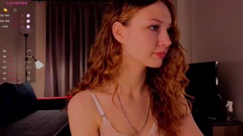 Snapshot of alisavine chatting on November 30, 2025, 7:18 pm Alisa online show from November 30, 2025, 7:18 pm