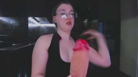 Alisa online show from April 4, 2026, 10:13 am