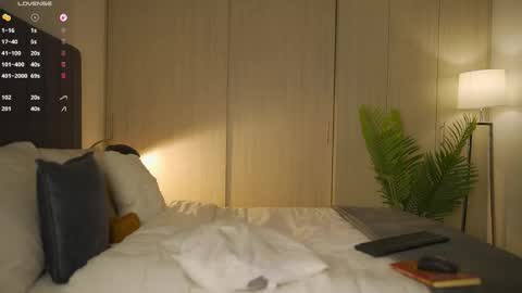 Snapshot of alisha_brainly chatting on March 10, 2026, 11:32 pm buy my videos follow me in my new instagram fernanda699 online show from March 10, 2026, 11:32 pm