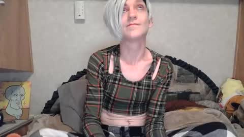 Alisha online show from November 22, 2025, 8:02 am