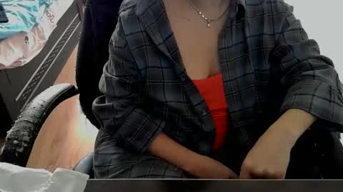 Snapshot of alisia18 chatting on March 4, 2026, 12:22 pm Alisa online show from March 4, 2026, 12:22 pm