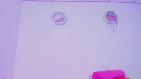 Alisia online show from December 16, 2024, 4:13 am