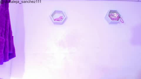 Alisia online show from February 26, 2025, 3:19 pm