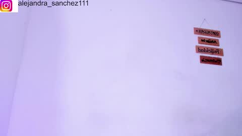 Alisia online show from September 24, 2025, 2:48 am