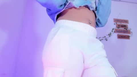 Alisia online show from October 12, 2025, 3:38 am