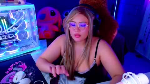 Snapshot of alison_gamer chatting on September 25, 2025, 7:06 pm Alison online show from September 25, 2025, 7:06 pm