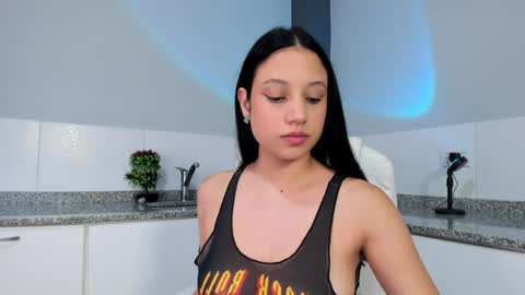 Snapshot of alison_miller9 chatting on December 10, 2024, 1:11 am Alison online show from December 10, 2024, 1:11 am
